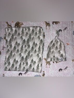 “Tree” swaddle and hat bundle